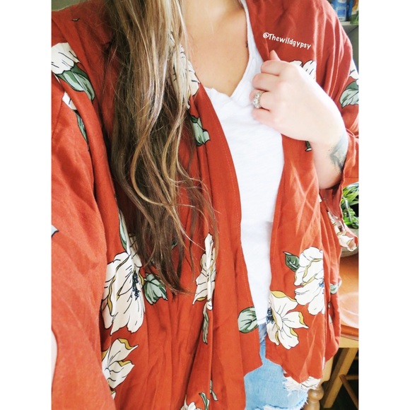 NWOT Rustic floral kimono 🍂 - Picture 7 of 8